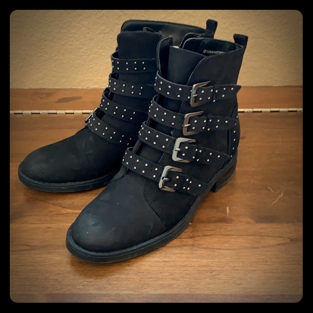 Blonde booties